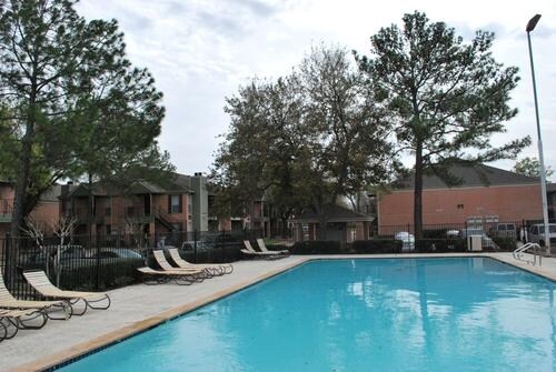 Pool - Live Oak Bend