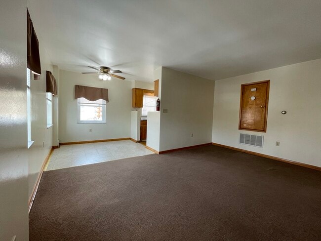 Building Photo - 63 W Pike St Unit Apt #2