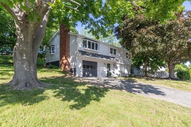 110 Low St