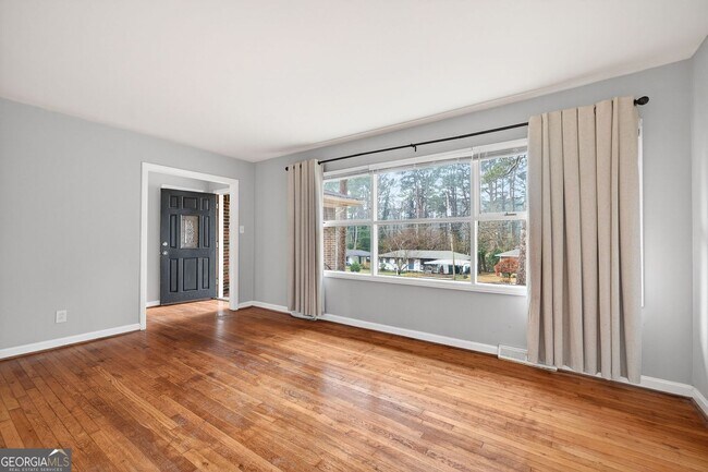 Photo - 3178 Pinehill Dr