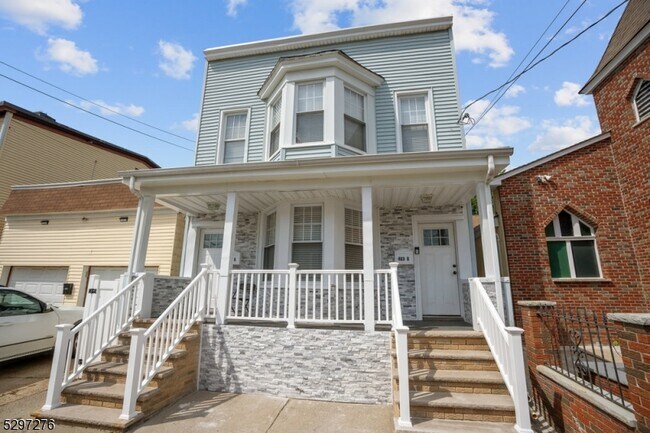 Photo - 863 Martin St Unit B
