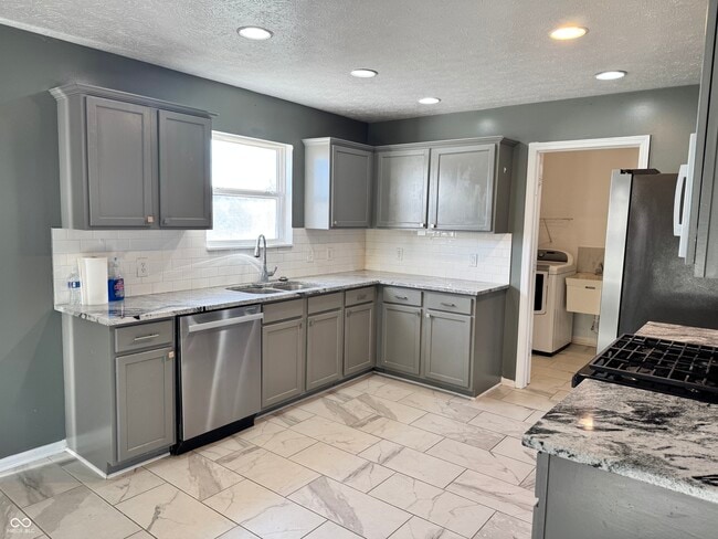 Photo - 3658 Pickwick Cir