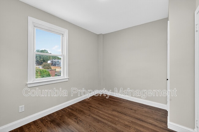 Photo - 5221 2nd St NW