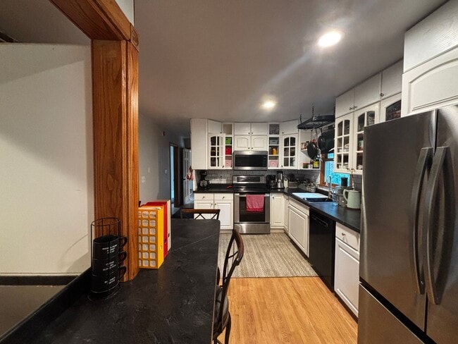 3716 Knoll Ridge Dr