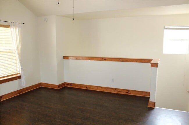 Photo - 107 Laurelwood Dr S Unidad B