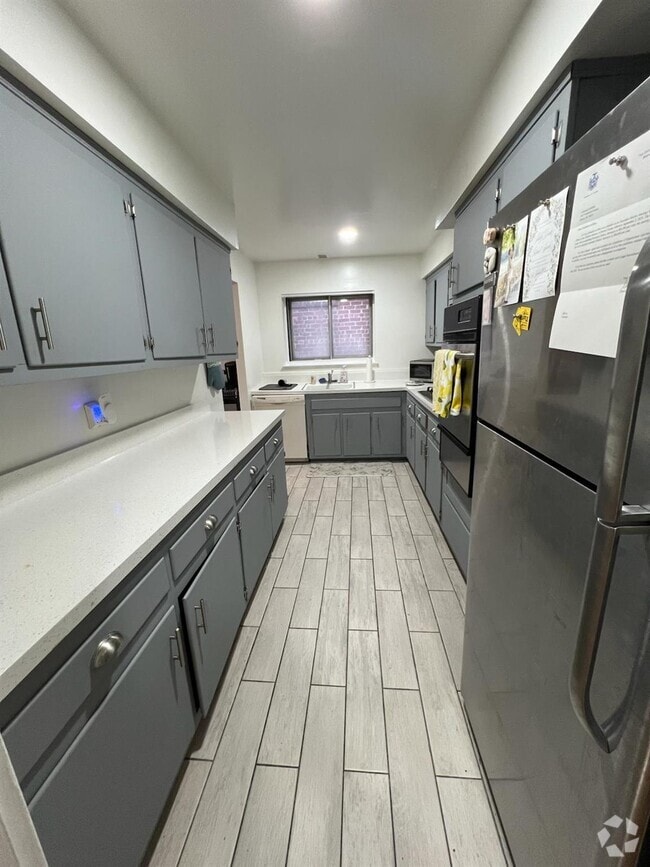 Building Photo - 6037 Delafield Ave Unit 3 Rental