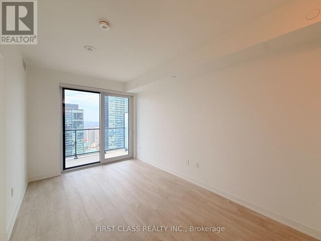 Photo - 634 Church St Unité 3806