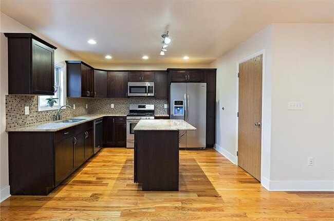 Photo - 4216 Lydia St