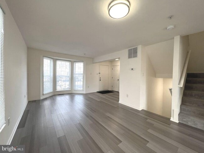 Photo - Beautiful and immaculate 3bd 2/2bth end of group townhome in Odenton