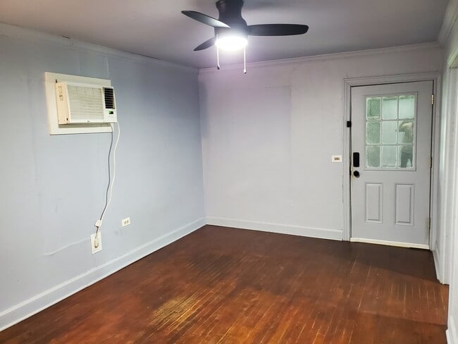 315 E Ave L