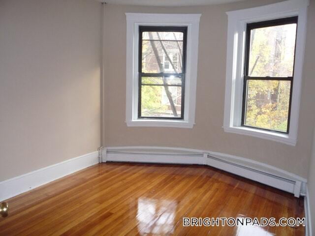 Photo - 1682 Commonwealth Ave Unidad 2