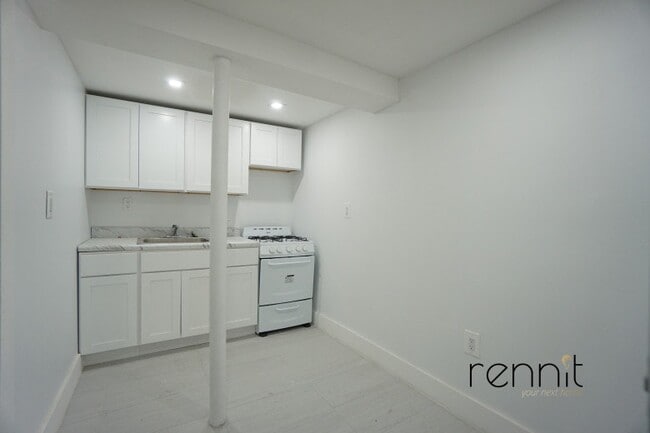 Building Photo - 1249 Madison St Rental