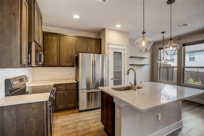 Photo - 13501 Metric Blvd Unit 40