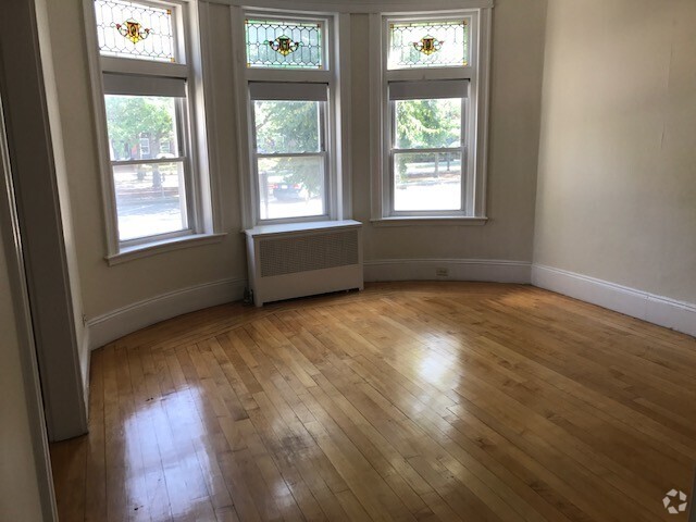 Building Photo - 1824 Beacon St Unit 1 Rental