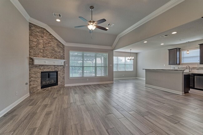 180 Racetrack Ln
