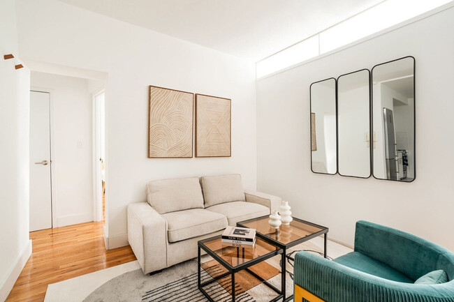 Building Photo - 444 W 48th St Rental