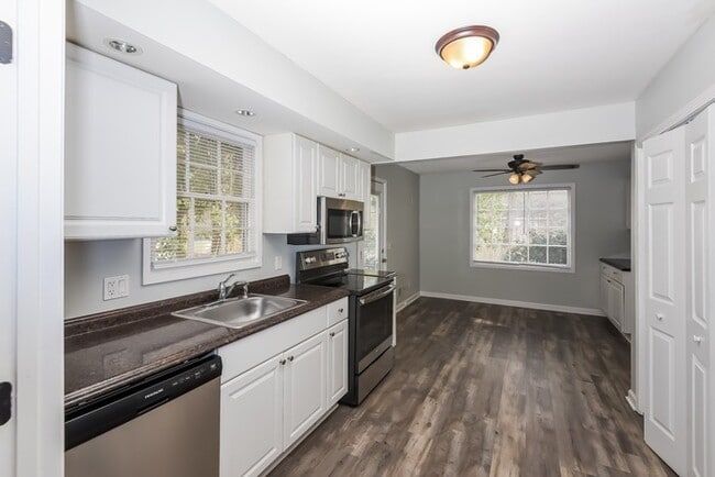 Photo - 211 River Song Rd
