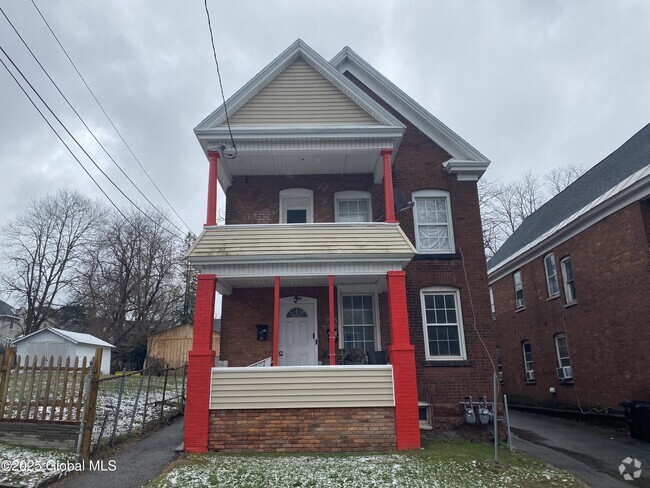 Building Photo - 222 Linden St Rental