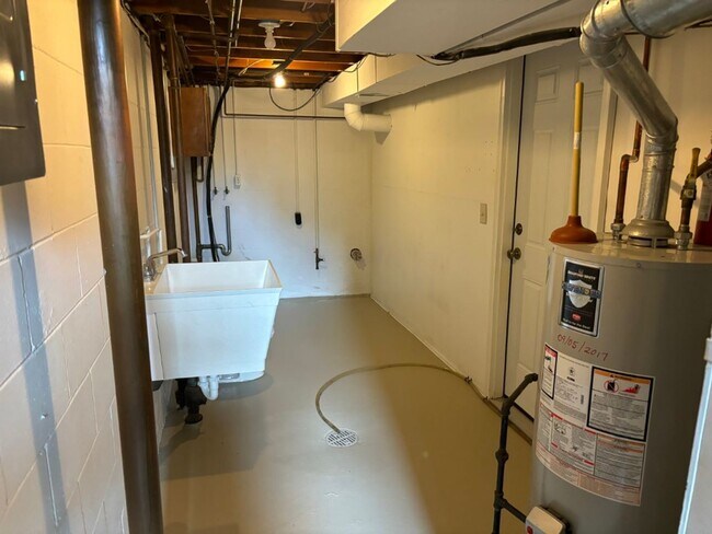 Photo - Fairview 5806-5810 Unit Fairview 5810