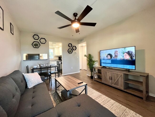 Building Photo - Raven at Bay Pines Rental