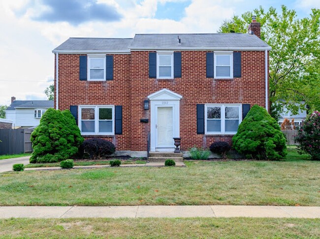 Rare Rental in Fairfax - Rare Rental in Fairfax