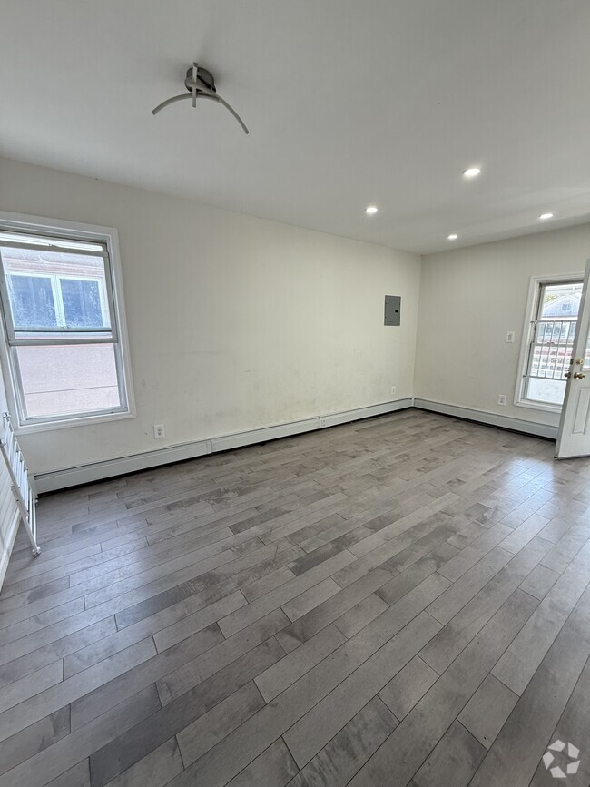 Building Photo - 2327 E 23rd St Unit 2 Rental