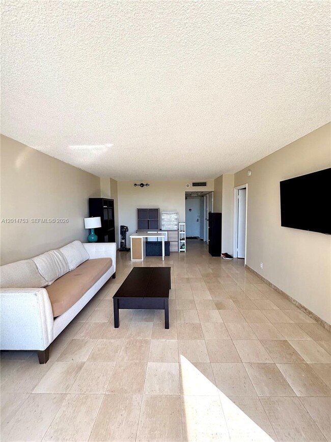 Photo - 20301 W Country Club Dr Unidad 1025