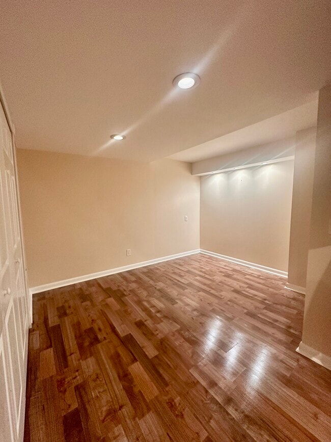 Building Photo - 66 Osceola Ave Unit 1