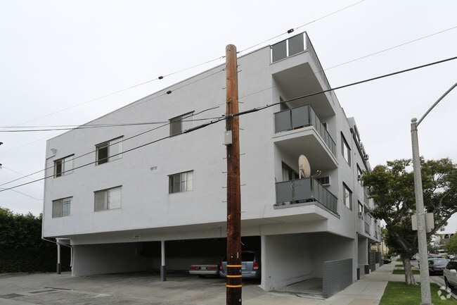 463 Rexford Drive Apartments