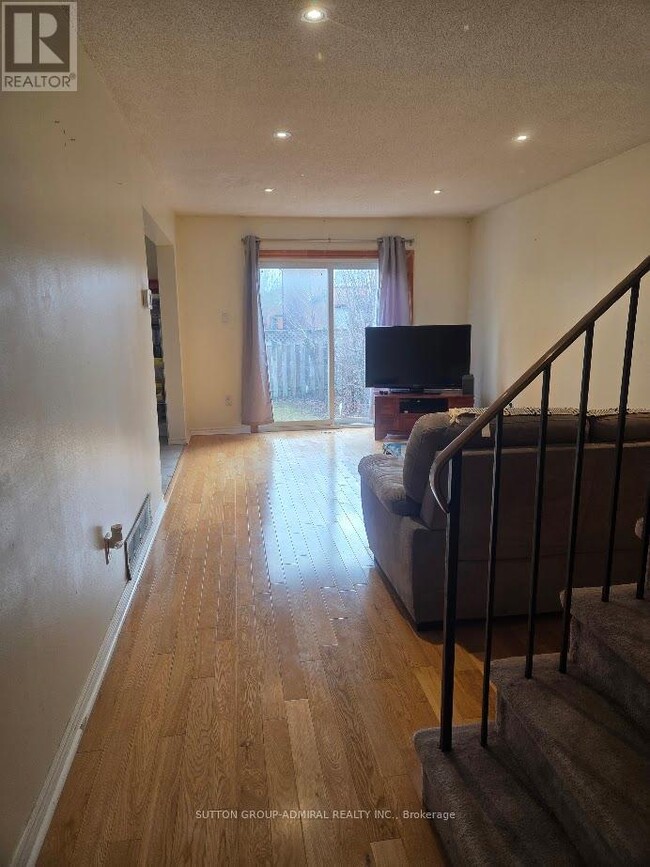 Photo - 112 Patrice Crescent