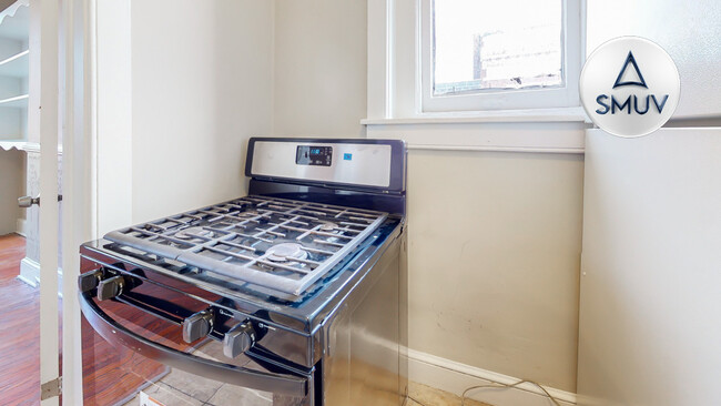 Photo - 24 E Madison St Apartment Unit H