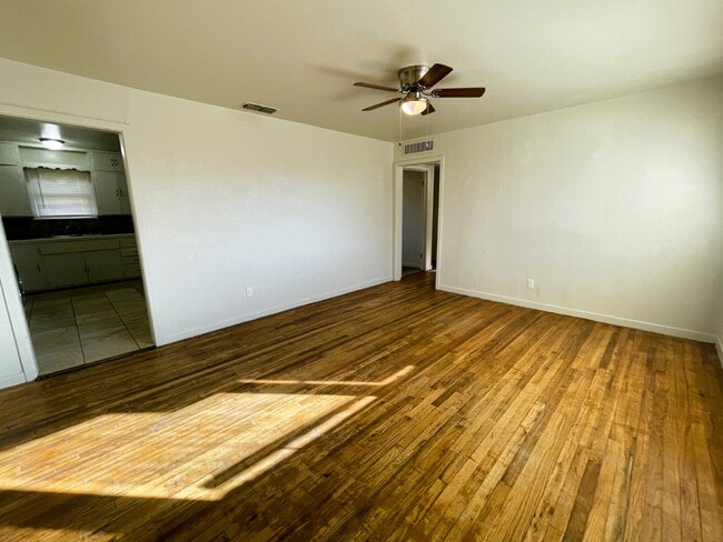 Photo - Spacious 3/1 Located Conveniently Close to Clapp Park & Texas Tech University!