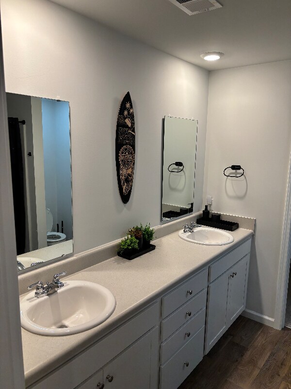 Photo - 125 E Sunrise Ln