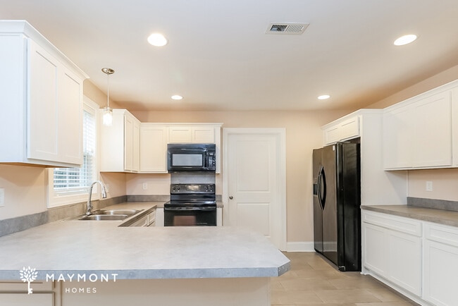 Photo - 205 Marion St