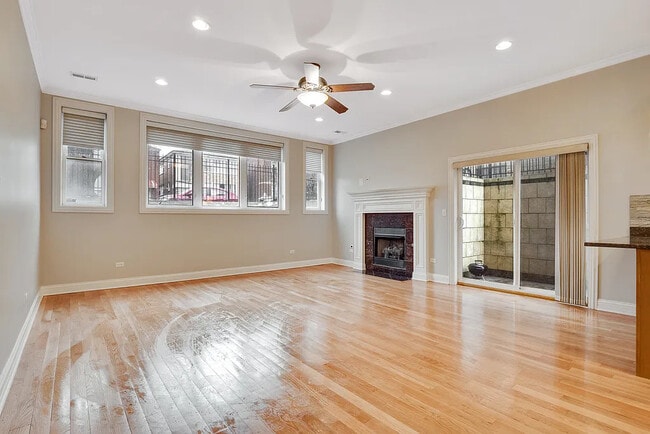 Photo - 6229 N Richmond St Unidad 2N