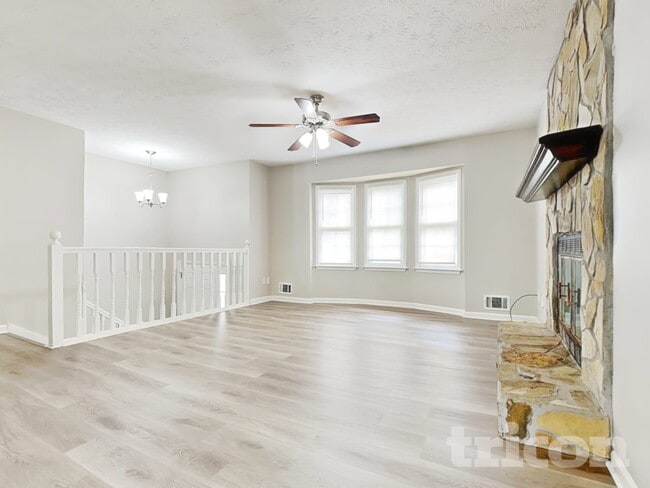 Photo - 3735 Linwood Way