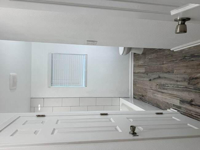 Photo - 2711 E 31st St