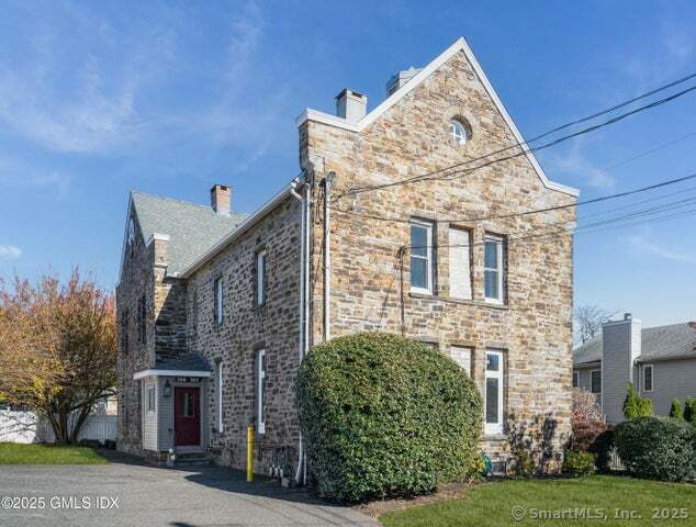 Building Photo - 300 Soundview Ave Rental