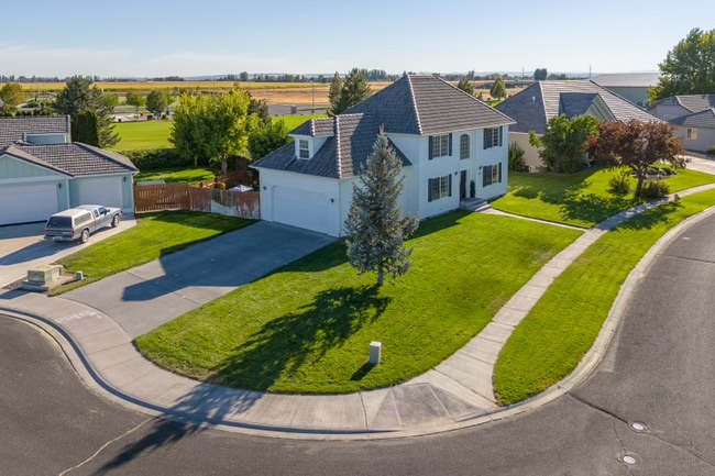 Photo - 305 E Inglewood Dr