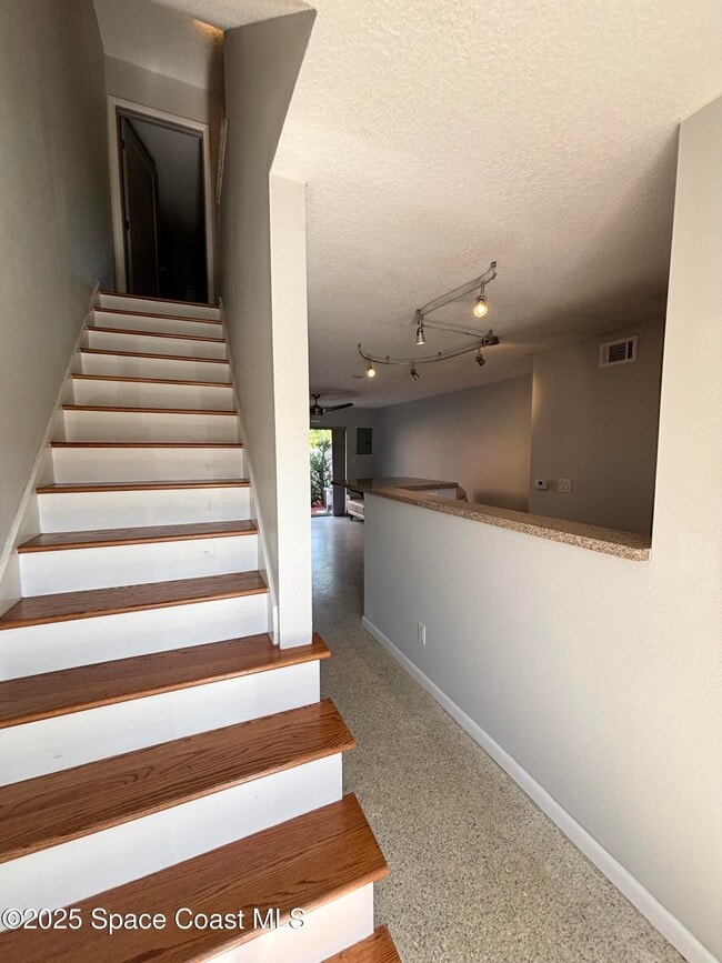 Photo - 112 E Colonial Ct Unit 43