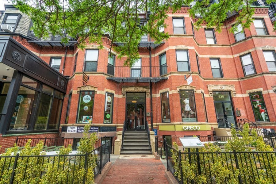 rm358 - 227 Newbury St
