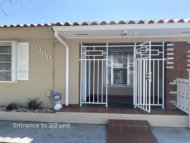 Photo - 3300 SW 10th St