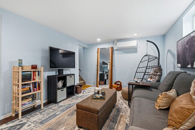 1556 S Field Ct Unidad Wonderland