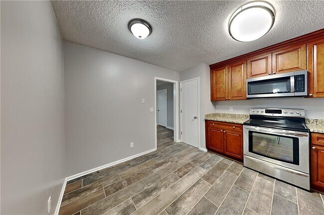 Photo - 304 Winchester Way