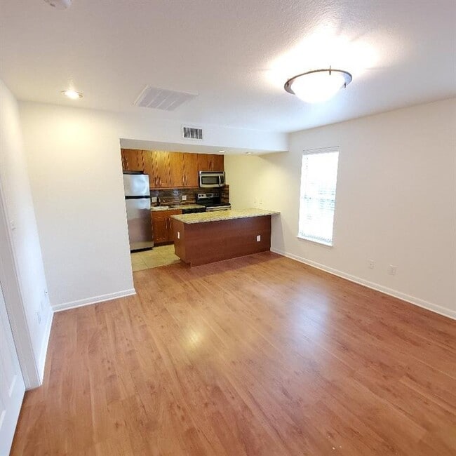 Photo - 7685 Northcross Dr Unit 620