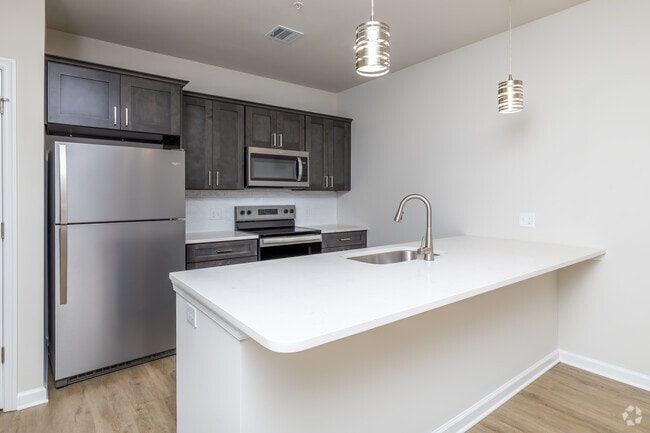 2BR, 2BA -1148SF - Kitchen