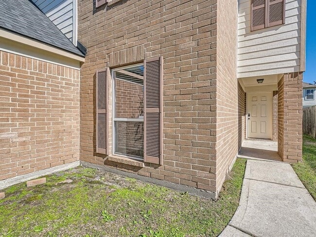 Photo - 11010 Walkup Way