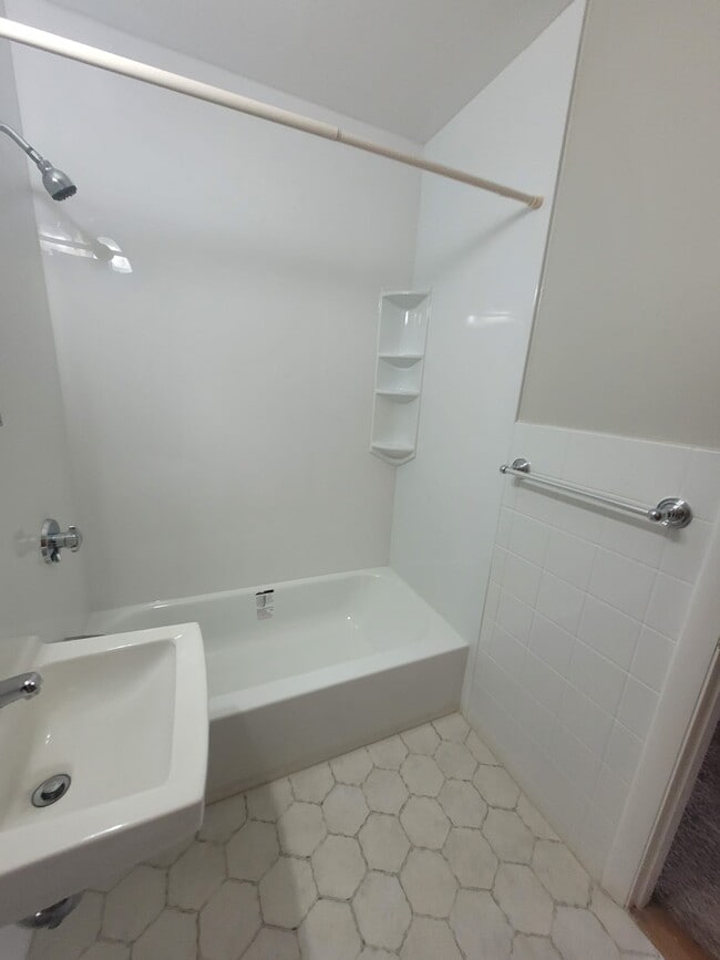 Lakeview Gardens Apartments Natick, MA