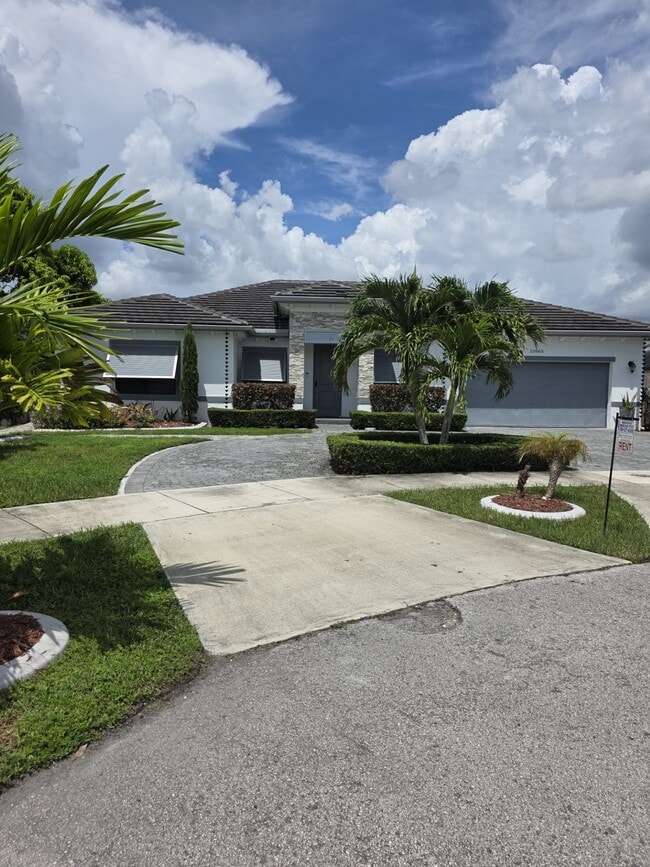 Building Photo - 10965 SW 169th Ter Rental