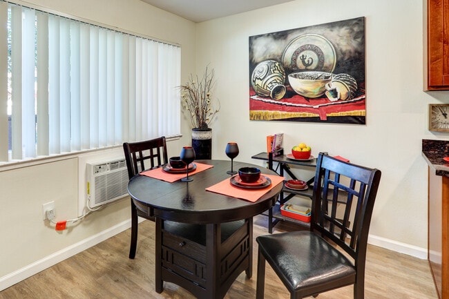 Photo - Tanglewood Apartments